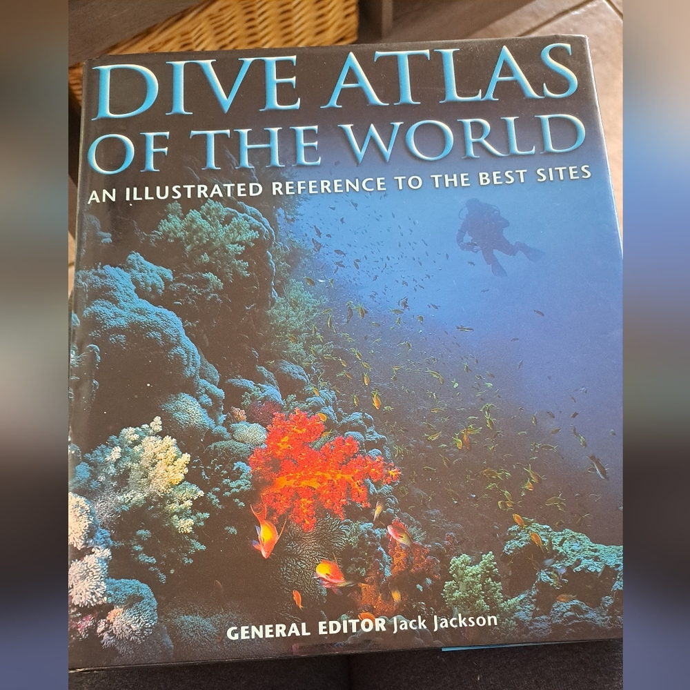 EUC Dive Atlas of the World Book